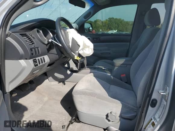 2008 Toyota Tacoma PreRunner with VIN 3TMJU62N38M070069, listed as a Copart auction lot 82112155 with 158,271 mi miles and Salvage title. Bid and sale history available at DreamBid. Image 7.