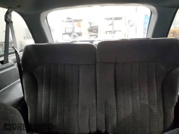 2001 Chevrolet Blazer LS z VIN 1GNCT18WX1K102325, wystawiony jako Copart lot #45460265 z przebiegiem 190 351 mil mil oraz Czysty tytuł • Clean title. Historia ofert i sprzedaży dostępna na DreamBid. Obrazek 10.