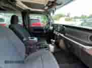 2019 Jeep Wrangler Sport S z VIN 1C4GJXAG6KW538797, wystawiony jako Copart lot #68742305 z przebiegiem 35 905 mil mil oraz Czysty tytuł • Clean title. Historia ofert i sprzedaży dostępna na DreamBid. Obrazek 5.