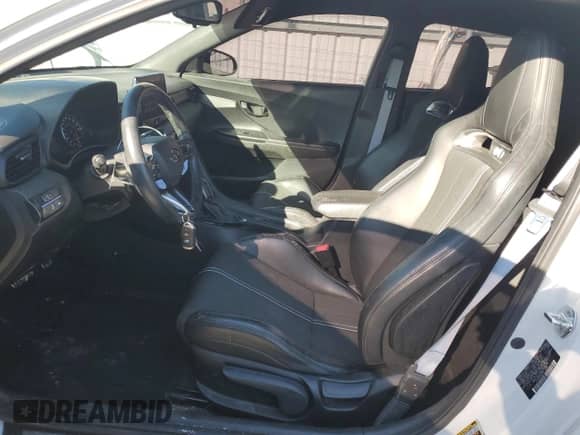 2021 Hyundai Veloster с VIN KMHT36AH0MU009478, выставлен на аукционе Copart как лот 57598905 с пробегом 57 177 миль миль и Списание • Salvage title. История ставок и продаж доступна на DreamBid. Изображение 7.