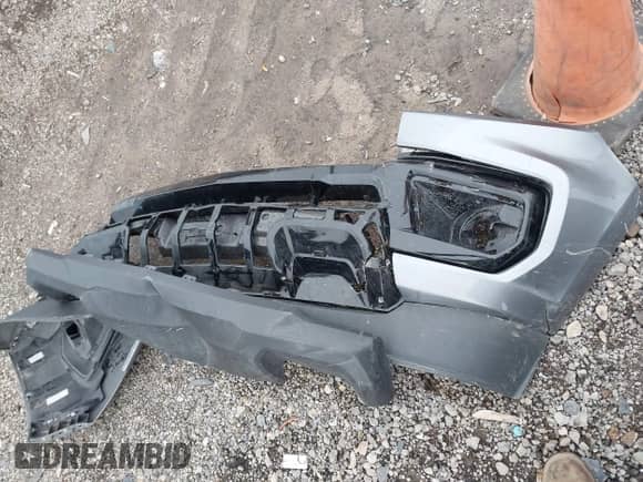 2022 Chevrolet Colorado 2WD LT with VIN 1GCHSCEA3N1158107, listed as a IAAI auction lot 42014741 with 47,661 mi miles and . Bid and sale history available at DreamBid. Image 12.