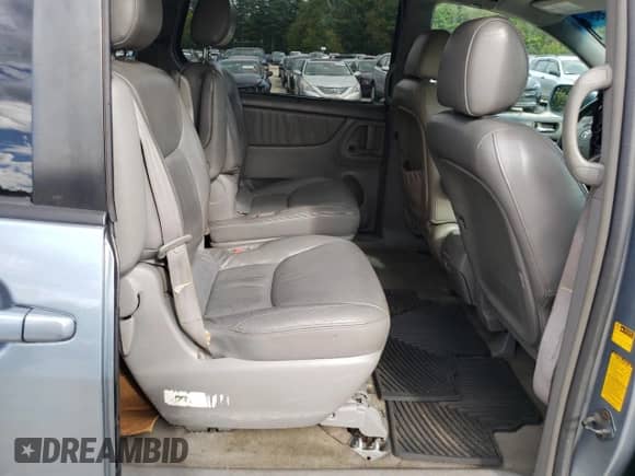 2004 Toyota Sienna XLE z VIN 5TDBA22C14S017532, wystawiony jako Copart lot #80098995 z przebiegiem 292 665 mil mil oraz Czysty tytuł • Clean title. Historia ofert i sprzedaży dostępna na DreamBid. Obrazek 11.