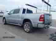 2022 Ram 1500 Longhorn z VIN 1C6SRFKT1NN426449, wystawiony jako IAAI lot #43134719 z przebiegiem 26 496 mil mil oraz . Historia ofert i sprzedaży dostępna na DreamBid. Obrazek 3.