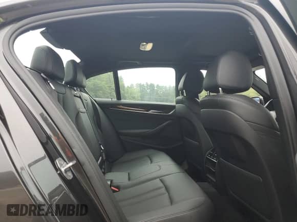 2019 BMW 5 Series 530i xDrive z VIN WBAJA7C59KG910013, wystawiony jako Copart lot #63036335 z przebiegiem 64 269 mil mil oraz Szkoda całkowita • Salvage title. Historia ofert i sprzedaży dostępna na DreamBid. Obrazek 10.