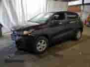 2021 Chevrolet Trax LS z VIN KL7CJNSB6MB355901, wystawiony jako Copart lot #68154605 z przebiegiem 70 120 mil mil oraz Szkoda całkowita • Salvage title. Historia ofert i sprzedaży dostępna na DreamBid. Obrazek 1.