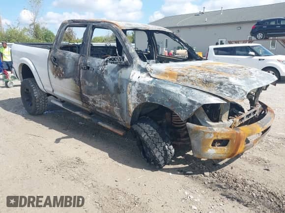 2010 Dodge 2500 SLT with VIN 3D7TT2CT7AG151555, listed as a IAAI auction lot 43293772 with 194,255 mi miles and . Bid and sale history available at DreamBid. Image 1.