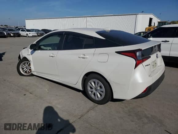 2019 Toyota Prius LE с VIN JTDKARFU4K3070932, выставлен на аукционе Copart как лот 89664115 с пробегом 82 149 миль миль и Списание • Salvage title. История ставок и продаж доступна на DreamBid. Изображение 2.