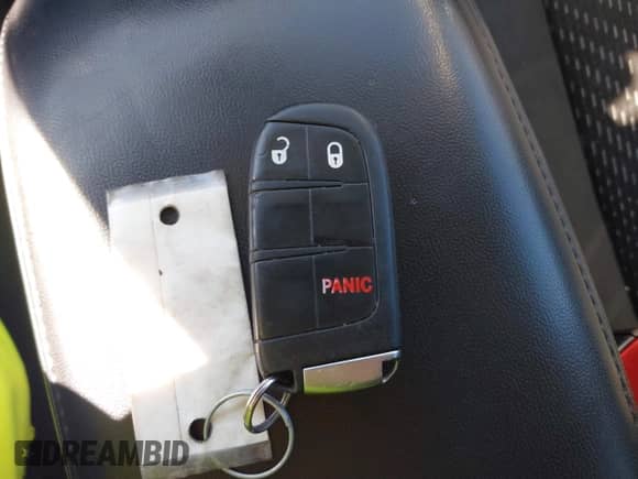 2011 Dodge Journey SXT z VIN 3D4PG5FG3BT523629, wystawiony jako IAAI lot #40623855 z przebiegiem 228 914 mil mil oraz . Historia ofert i sprzedaży dostępna na DreamBid. Obrazek 11.