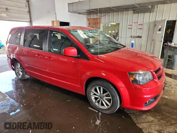 2014 Dodge Grand Caravan R/T with VIN 2C4RDGEG7ER366092, listed as a Copart auction lot 81850135 with 121,820 mi miles and Non repairable. Bid and sale history available at DreamBid. Image 4.