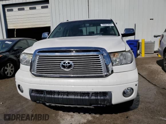 2012 Toyota Tundra Limited z VIN 5TFSY5F13CX128131, wystawiony jako Copart lot #78947464 z przebiegiem 132 206 mil mil oraz Szkoda całkowita • Salvage title. Historia ofert i sprzedaży dostępna na DreamBid. Obrazek 5.