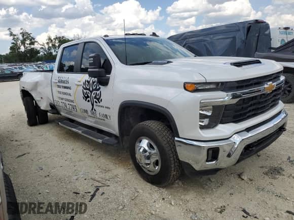 2024 Chevrolet Silverado 3500HD LT с VIN 1GC4YTEY3RF111582, выставлен на аукционе Copart как лот 53868695 с пробегом 29 607 миль миль и Списание • Salvage title. История ставок и продаж доступна на DreamBid. Изображение 4.
