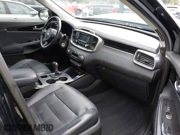 2016 Kia Sorento EX z VIN 5XYPHDA51GG111685, wystawiony jako IAAI lot #42701031 z przebiegiem 121 605 mil mil oraz . Historia ofert i sprzedaży dostępna na DreamBid. Obrazek 5.
