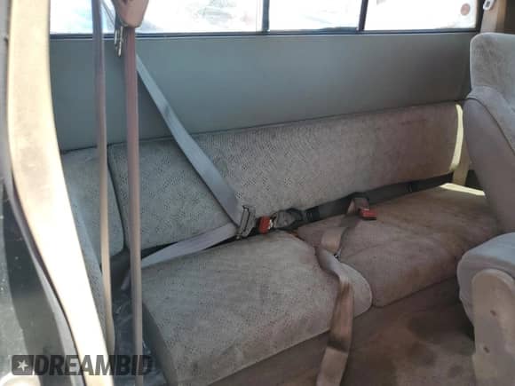 1996 Dodge Dakota z VIN 1B7GL23X6TS508007, wystawiony jako Copart lot #64087425 z przebiegiem 116 318 mil mil oraz Szkoda całkowita • Salvage title. Historia ofert i sprzedaży dostępna na DreamBid. Obrazek 10.