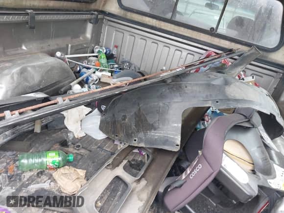 2002 Chevrolet Silverado 2500HD LT с VIN 1GCHK29172E158362, выставлен на аукционе IAAI как лот 42862931 с пробегом 261 133 миль миль и . История ставок и продаж доступна на DreamBid. Изображение 12.