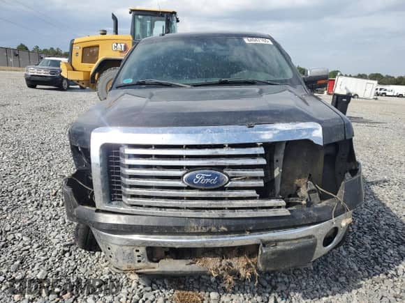 2010 Ford F-150 XL with VIN 1FTEW1C88AFB18291, listed as a Copart auction lot 84047165 with 286,210 mi miles and Salvage title. Bid and sale history available at DreamBid. Image 5.