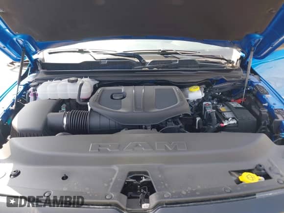 2025 Ram 1500 Big Horn с VIN 1C6RREFP0SN647137, выставлен на аукционе IAAI как лот 42179912 с пробегом 738 миль миль и . История ставок и продаж доступна на DreamBid. Изображение 10.