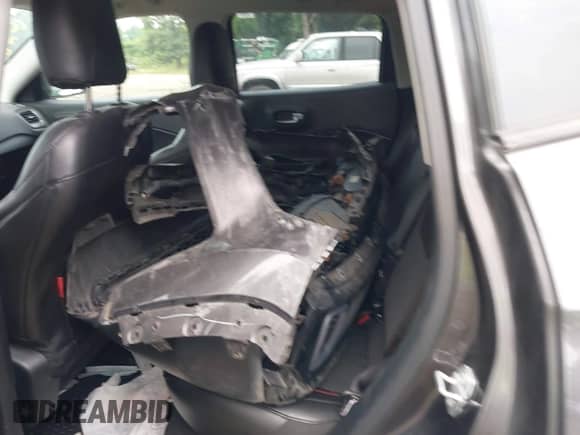 2020 Jeep Compass Trailhawk с VIN 3C4NJDDB0LT189441, выставлен на аукционе IAAI как лот 42837133 с пробегом 68 114 миль миль и . История ставок и продаж доступна на DreamBid. Изображение 8.