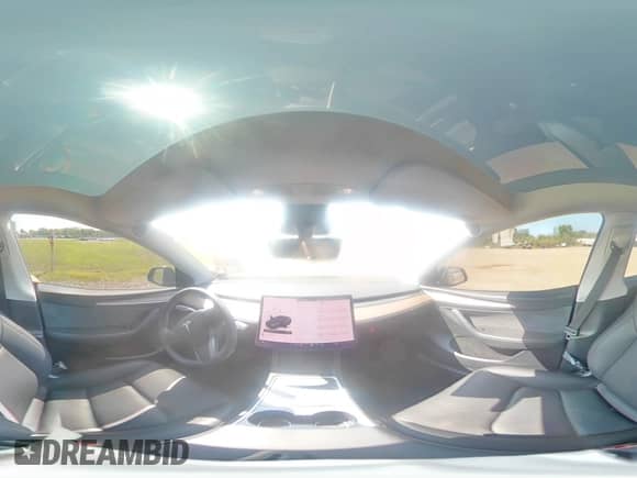 2024 Tesla Model Y Long Range z VIN 7SAYGAEE1RF185847, wystawiony jako Copart lot #67958465 z przebiegiem 17 892 mil mil oraz Szkoda całkowita • Salvage title. Historia ofert i sprzedaży dostępna na DreamBid. Obrazek 15.