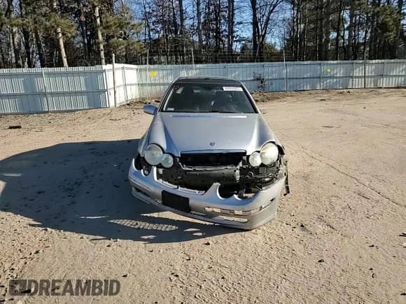 2003 Mercedes-Benz C 320 z VIN WDBRN64J93A459216, wystawiony jako Copart lot #87855085 z przebiegiem 208 336 mil mil oraz Szkoda całkowita • Salvage title. Historia ofert i sprzedaży dostępna na DreamBid. Obrazek 10.
