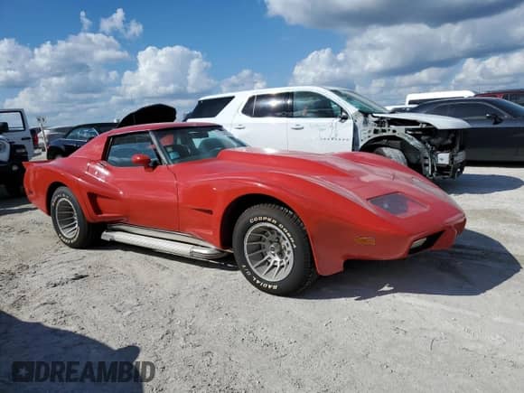 1977 Chevrolet Corvette с VIN 1Z37L7S439726, выставлен на аукционе Copart как лот 77239254 с пробегом 44 403 миль миль и Списание • Salvage title. История ставок и продаж доступна на DreamBid. Изображение 4.