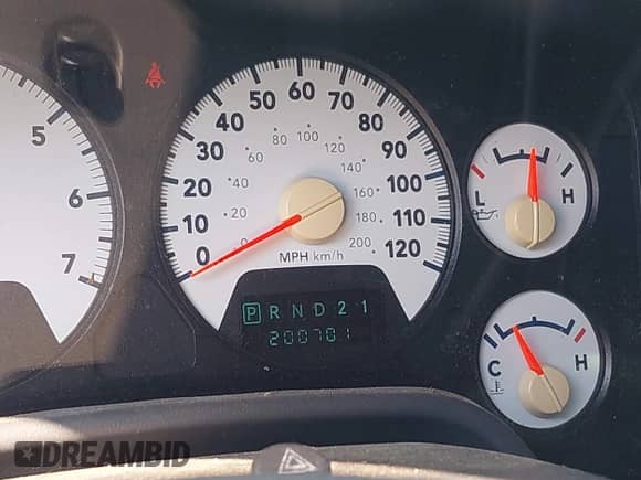 2008 Dodge 1500 SLT with VIN 1D7HA18238S580717, listed as a IAAI auction lot 43019708 with 200,701 mi miles and . Bid and sale history available at DreamBid. Image 7.