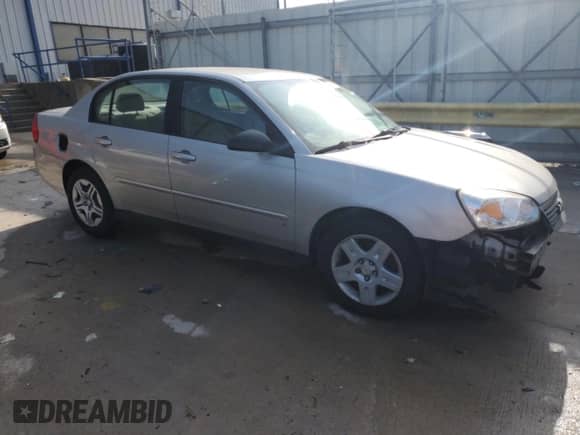 2006 Chevrolet Malibu 1FL z VIN 1G1ZS51866F126378, wystawiony jako Copart lot #56990475 z przebiegiem 227 156 mil mil oraz Nie do naprawy • Non repairable. Historia ofert i sprzedaży dostępna na DreamBid. Obrazek 4.