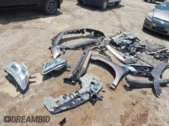 2015 Nissan Pathfinder SL z VIN 5N1AR2MM1FC613038, wystawiony jako IAAI lot #42351295 z przebiegiem 131 004 mil mil oraz . Historia ofert i sprzedaży dostępna na DreamBid. Obrazek 12.