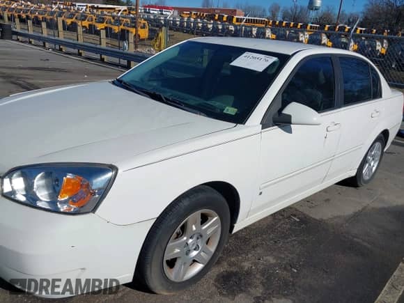 2008 Chevrolet Malibu Classic LT с VIN 1G1ZT58N38F117682, выставлен на аукционе IAAI как лот 41205176 с пробегом Не указан миль и . История ставок и продаж доступна на DreamBid. Изображение 12.