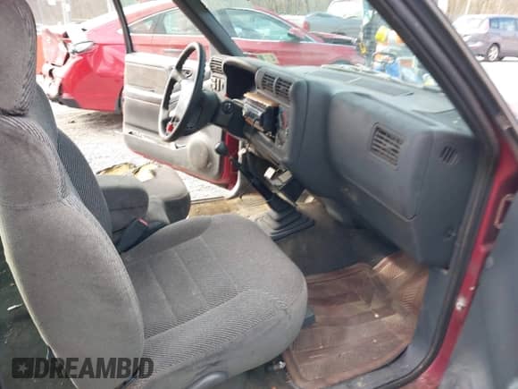 1995 Chevrolet S-10 LS с VIN 1GCCS1943S8209790, выставлен на аукционе IAAI как лот 41860636 с пробегом 158 707 миль миль и . История ставок и продаж доступна на DreamBid. Изображение 5.