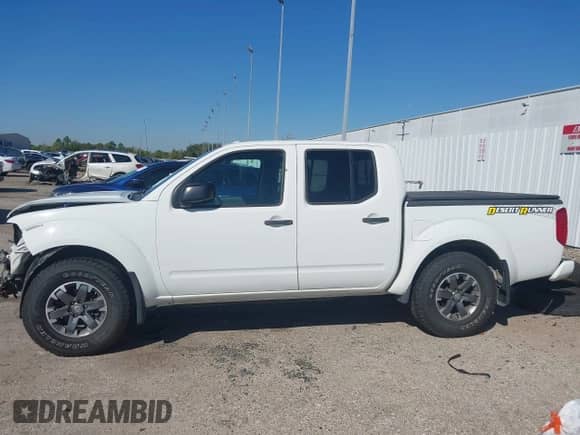 2017 Nissan Frontier SV with VIN 1N6AD0ER6HN777746, listed as a IAAI auction lot 43373969 with 99,707 mi miles and . Bid and sale history available at DreamBid. Image 15.