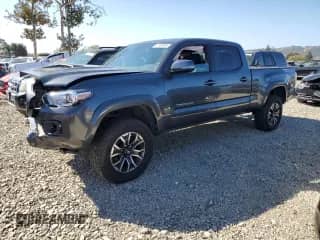 2022 Toyota Tacoma SR5 с VIN 3TMDZ5BN2NM132324, выставлен на аукционе Copart как лот 81694695 с пробегом 44 765 миль миль и Списание • Salvage title. История ставок и продаж доступна на DreamBid. Изображение 1.