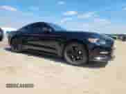 2015 Ford Mustang V6 z VIN 1FA6P8AM6F5370022, wystawiony jako Copart lot #84594425 z przebiegiem 176 593 mil mil oraz Szkoda całkowita • Salvage title. Historia ofert i sprzedaży dostępna na DreamBid. Obrazek 4.