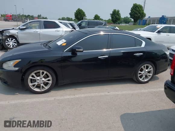 2012 Nissan Maxima SV z VIN 1N4AA5AP4CC855612, wystawiony jako IAAI lot #42389001 z przebiegiem 152 992 mil mil oraz . Historia ofert i sprzedaży dostępna na DreamBid. Obrazek 14.
