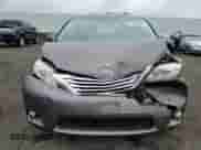2012 Toyota Sienna XLE AAS z VIN 5TDYK3DC4CS261166, wystawiony jako Copart lot #71992525 z przebiegiem 157 469 mil mil oraz Szkoda całkowita • Salvage title. Historia ofert i sprzedaży dostępna na DreamBid. Obrazek 5.