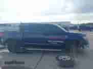 2007 Toyota Tundra SR5 z VIN 5TBET54107S454598, wystawiony jako IAAI lot #42558681 z przebiegiem 309 838 mil mil oraz . Historia ofert i sprzedaży dostępna na DreamBid. Obrazek 14.
