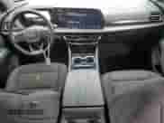 2024 Chevrolet Traverse FWD LT z VIN 1GNERGKS7RJ187917, wystawiony jako Copart lot #63842335 z przebiegiem 33 846 mil mil oraz Czysty tytuł • Clean title. Historia ofert i sprzedaży dostępna na DreamBid. Obrazek 8.