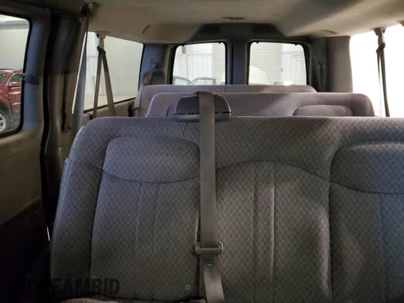 2007 Chevrolet Express Passenger с VIN 1GAHG35U171190822, выставлен на аукционе Copart как лот 80684704 с пробегом 237 585 миль миль и Списание • Salvage title. История ставок и продаж доступна на DreamBid. Изображение 10.
