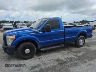 2016 Ford F-250 XL z VIN 1FTBF2A61GEB35698, wystawiony jako Copart lot #67584025 z przebiegiem 66 992 mil mil oraz Czysty tytuł • Clean title. Historia ofert i sprzedaży dostępna na DreamBid. Obrazek 1.