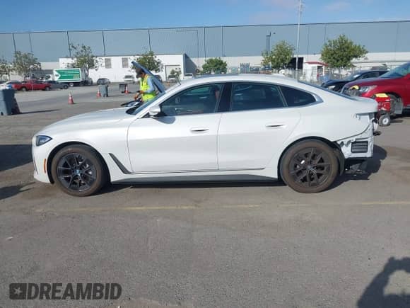 2024 BMW i4 eDrive35 с VIN WBY43AW08RFT12002, выставлен на аукционе IAAI как лот 42485146 с пробегом 6 327 миль миль и . История ставок и продаж доступна на DreamBid. Изображение 15.