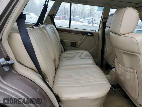 1992 Mercedes-Benz 300 with VIN WDBEA90E9NF223207, listed as a Copart auction lot 44739805 with 210,394 mi miles and Non repairable. Bid and sale history available at DreamBid. Image 11.