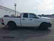 2012 Ram 1500 Express z VIN 1C6RD7FT8CS225966, wystawiony jako IAAI lot #43181465 z przebiegiem 347 015 mil mil oraz . Historia ofert i sprzedaży dostępna na DreamBid. Obrazek 14.