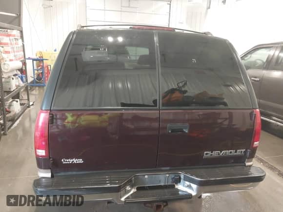 1996 Chevrolet Suburban with VIN 1GNFK16R3TJ384720, listed as a IAAI auction lot 42348673 with 143,831 mi miles and . Bid and sale history available at DreamBid. Image 17.