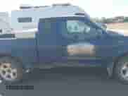 2001 Nissan Frontier SVE z VIN 1N6MD26Y11C368926, wystawiony jako IAAI lot #41054779 z przebiegiem 182 621 mil mil oraz . Historia ofert i sprzedaży dostępna na DreamBid. Obrazek 13.