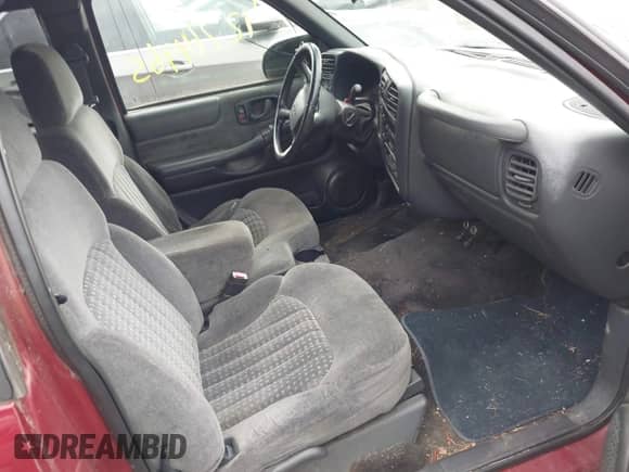 2002 Chevrolet S-10 LS с VIN 1GCDT19W428230487, выставлен на аукционе IAAI как лот 42764965 с пробегом 98 620 миль миль и . История ставок и продаж доступна на DreamBid. Изображение 5.
