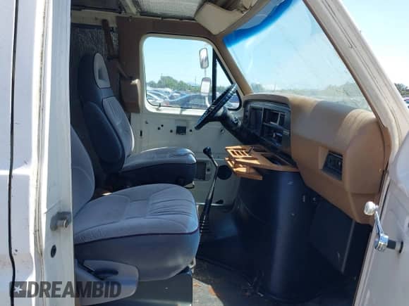 1988 Ford Econoline Cargo с VIN 1FTES14Y2JHB24795, выставлен на аукционе IAAI как лот 42512432 с пробегом 91 824 миль миль и . История ставок и продаж доступна на DreamBid. Изображение 5.