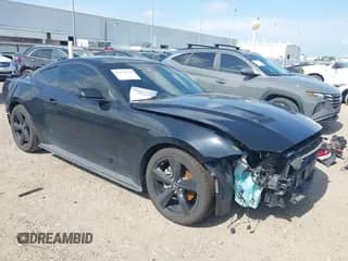 2021 Ford Mustang EcoBoost z VIN 1FA6P8TH9M5157224, wystawiony jako IAAI lot #42478259 z przebiegiem 42 982 mil mil oraz . Historia ofert i sprzedaży dostępna na DreamBid. Obrazek 1.