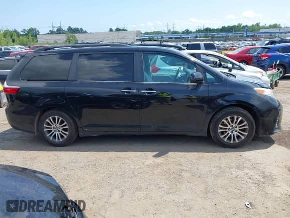 2019 Toyota Sienna XLE Auto Access Seat with VIN 5TDYZ3DC6KS005878, listed as a IAAI auction lot 42760886 with 79,914 mi miles and . Bid and sale history available at DreamBid. Image 13.