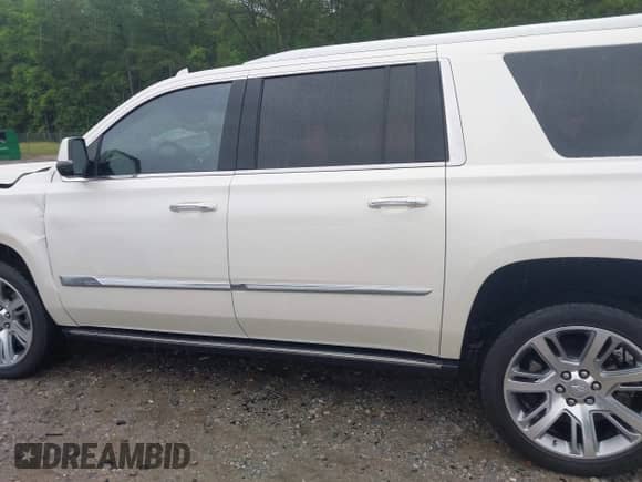 2015 Cadillac Escalade ESV Premium with VIN 1GYS4TKJ6FR708255, listed as a IAAI auction lot 42244621 with 31,407 mi miles and . Bid and sale history available at DreamBid. Image 15.