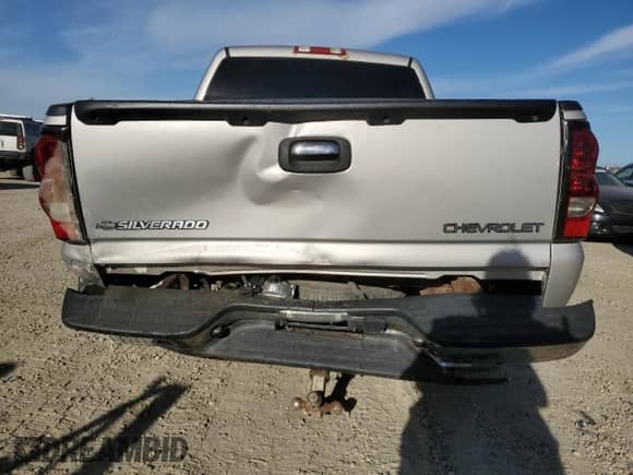 2004 Chevrolet Silverado 1500 LT с VIN 2GCEK13T041434585, выставлен на аукционе Copart как лот 81670295 с пробегом 398 825 миль миль и Списание • Salvage title. История ставок и продаж доступна на DreamBid. Изображение 6.