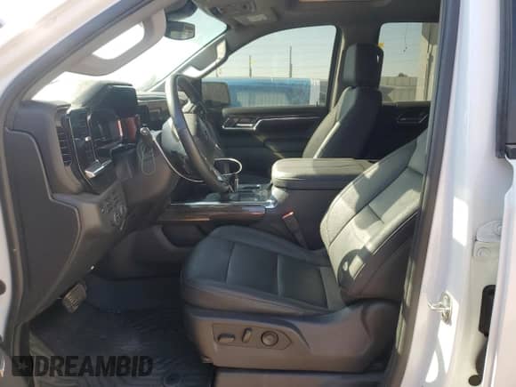 2024 Chevrolet Silverado 1500 LT Trail Boss with VIN 3GCUDFE83RG400294, listed as a Copart auction lot 62520165 with 22,400 mi miles and Salvage title. Bid and sale history available at DreamBid. Image 7.